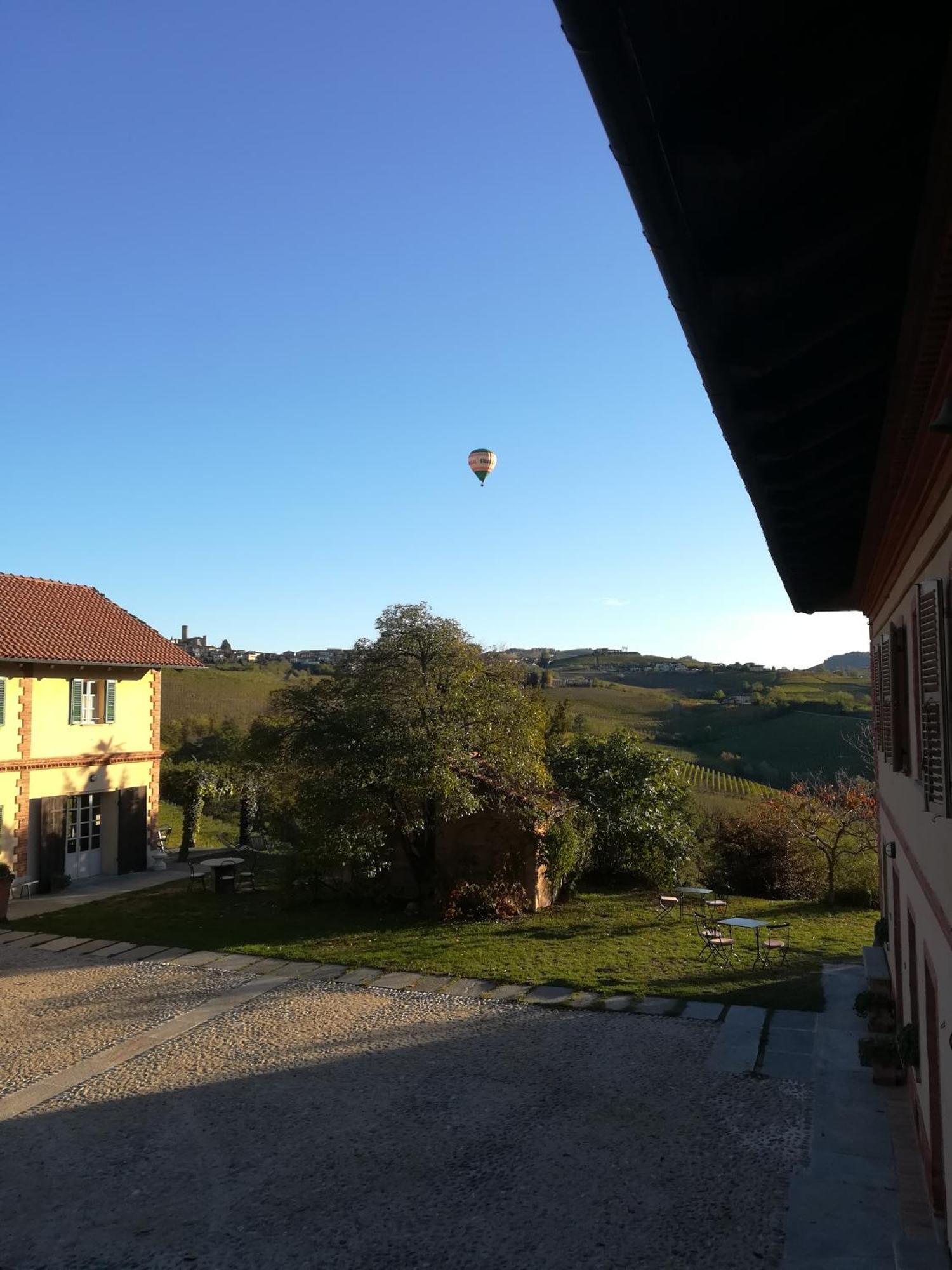 Tenuta Montanello B&B Castiglione Falletto Exterior foto